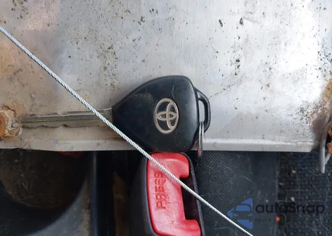 2010 Toyota Corolla S из США, поврежденный, VIN 2T1BU4EE3AC474766